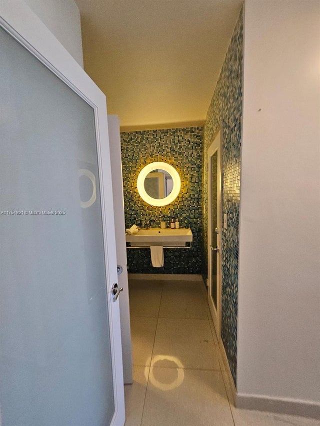 3 of 29 - 100 Lincoln Rd 1242, Miami Beach, FL