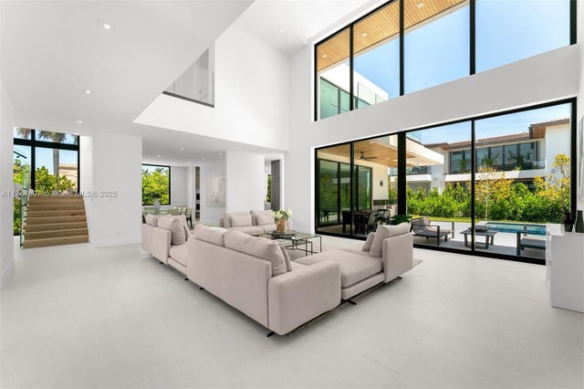 1 of 45 - 4425 Adams Ave, Miami Beach, FL
