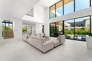 Photo of Listing #A11754897