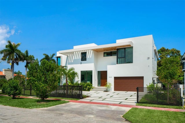 5 of 45 - 4425 Adams Ave, Miami Beach, FL