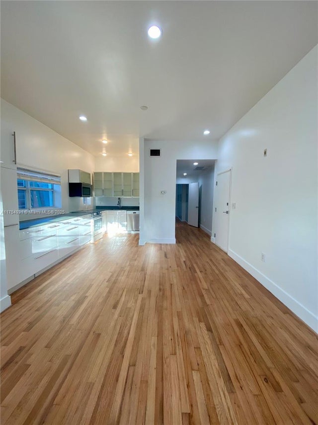 2 of 44 - 929 Michigan Ave 5, Miami Beach, FL