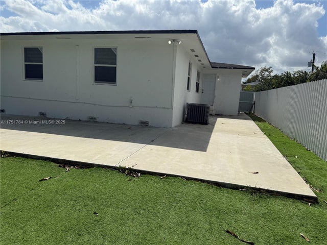 4 of 19 - 2151 Nw 59th St, Miami, FL