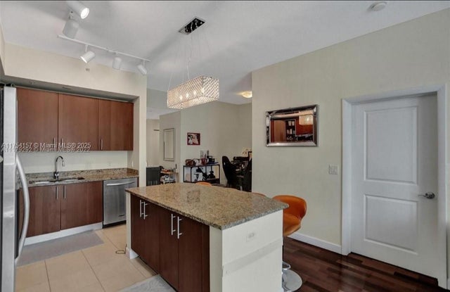 4 of 6 - 1945 S Ocean Dr 1405, Hallandale Beach, FL