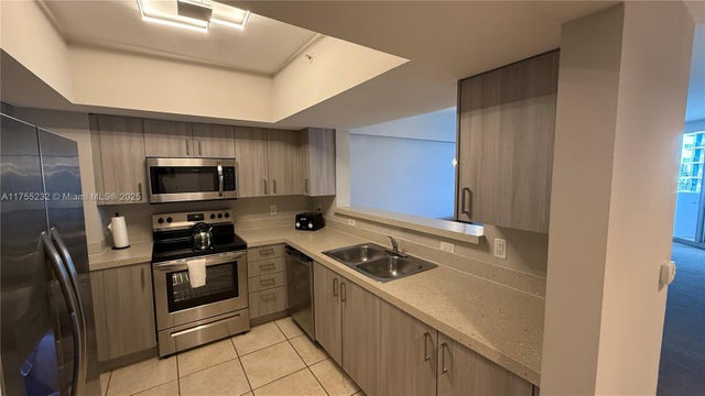 3 of 41 - 17375 Collins Ave 1106, Sunny Isles Beach, FL