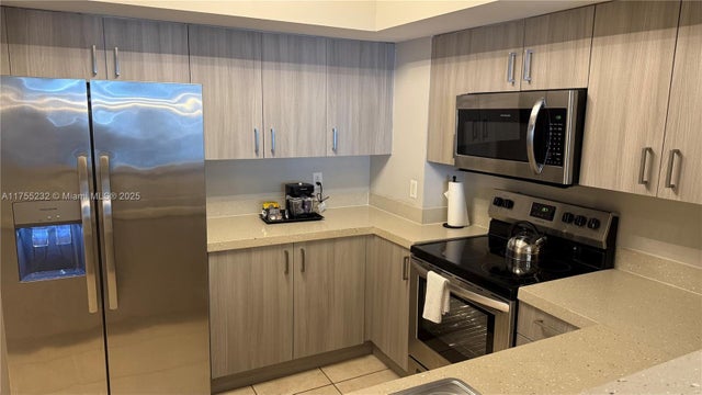 5 of 41 - 17375 Collins Ave 1106, Sunny Isles Beach, FL