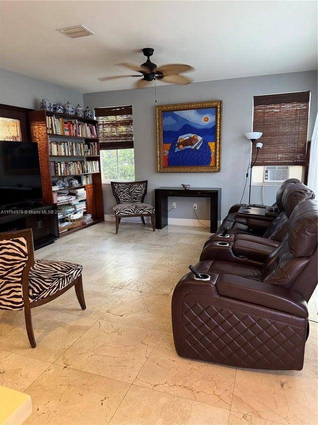 4 of 25 - 7010 Nw 106th Ave, Doral, FL
