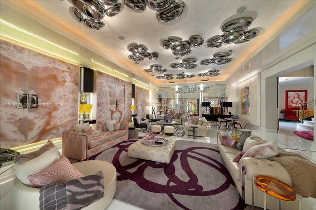 3 of 49 - 1535 W 27th St, Miami Beach, FL