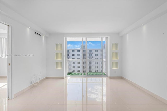 5 of 12 - 401 Ocean Dr 1011, Miami Beach, FL