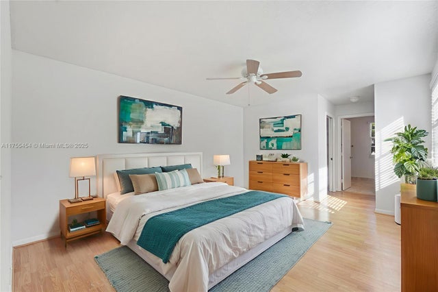 4 of 30 - 11066 Long Boat Dr, Cooper City, FL