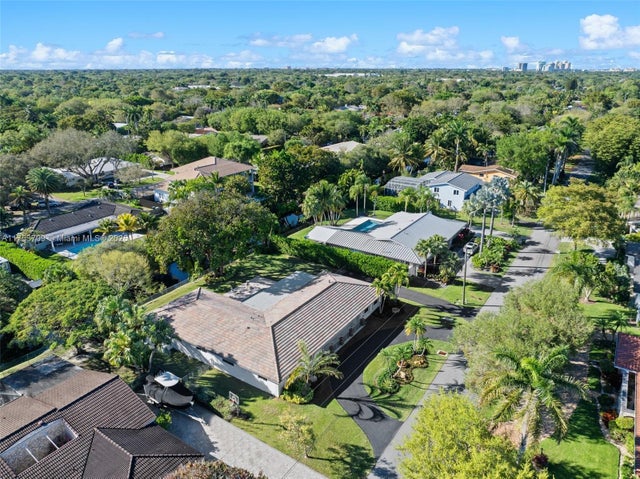 4 of 55 - 13060 Sw 70th Ave, Pinecrest, FL