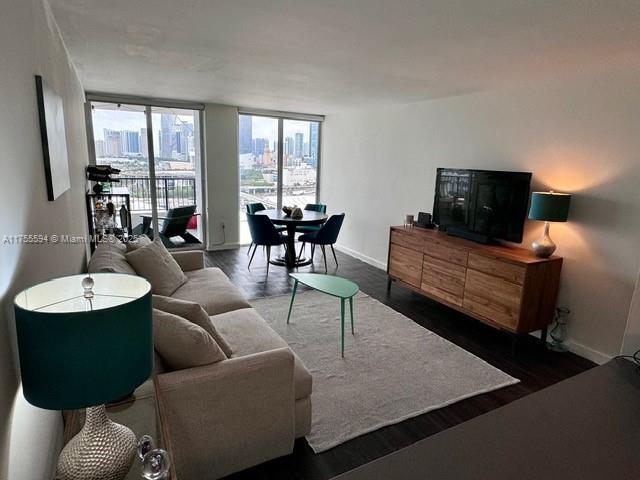4 of 36 - 555 Ne 15th St 17k, Miami, FL