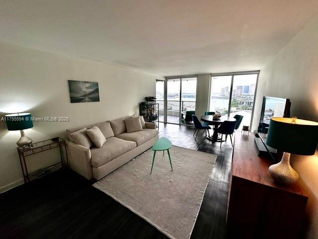 5 of 36 - 555 Ne 15th St 17k, Miami, FL
