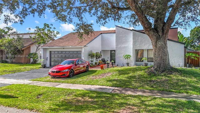3 of 76 - 7420 Nw 35th Ct, Lauderhill, FL