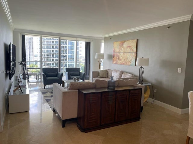 3 of 26 - 4000 Island Blvd 1503, Aventura, FL