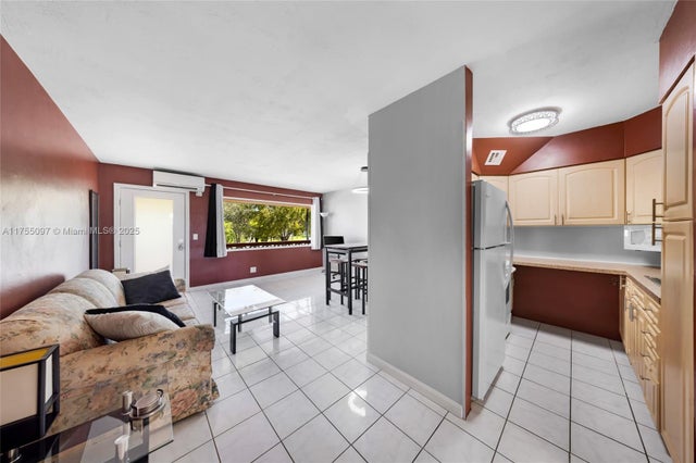 5 of 32 - 900 Sw 10th Ter 16s, Hallandale Beach, FL