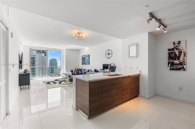 5 of 51 - 1100 S Miami Ave 3303, Miami, FL