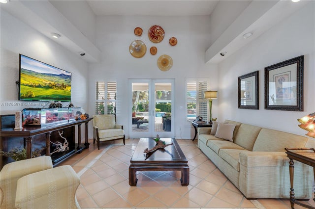 4 of 48 - 10360 Sw 124th St, Miami, FL