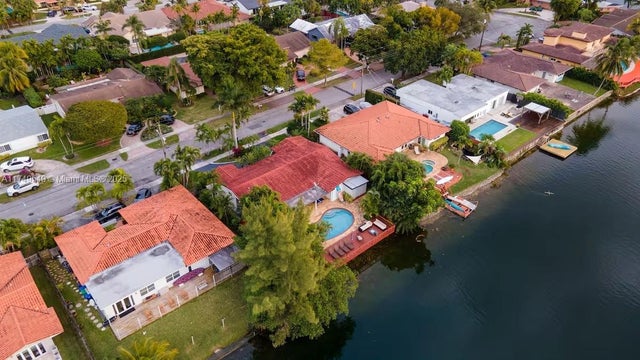 1 of 27 - 21250 Ne 23rd Ave, Miami, FL
