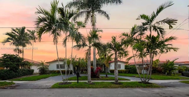 3 of 27 - 21250 Ne 23rd Ave, Miami, FL