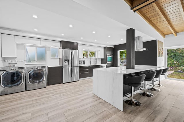 3 of 21 - 836 Sw 18th Ct, Fort Lauderdale, FL