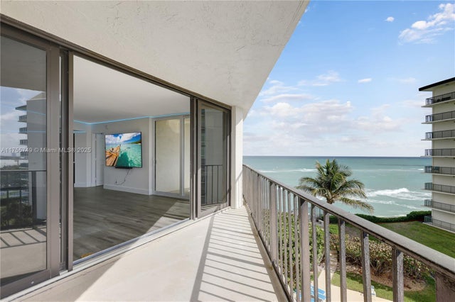 3 of 33 - 5420 N Ocean Dr 504, Singer Island, FL