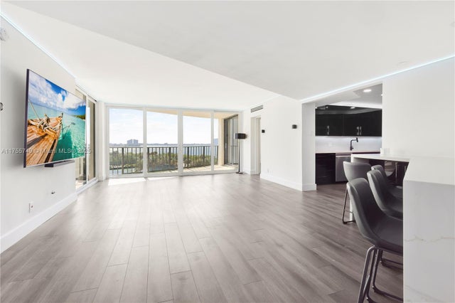 4 of 33 - 5420 N Ocean Dr 504, Singer Island, FL