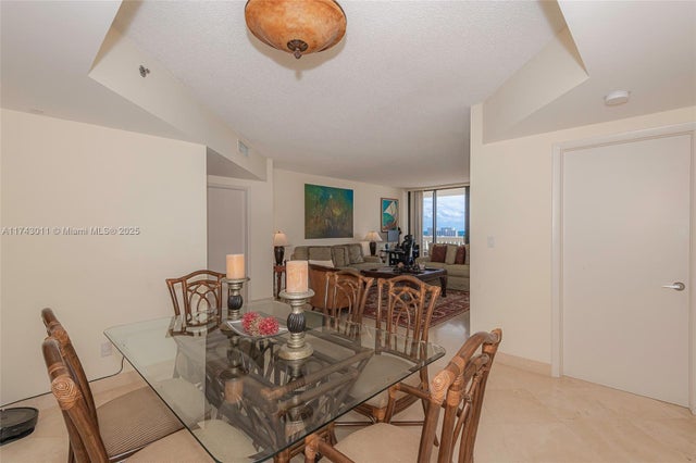 5 of 33 - 2000 Island Blvd 1708, Aventura, FL