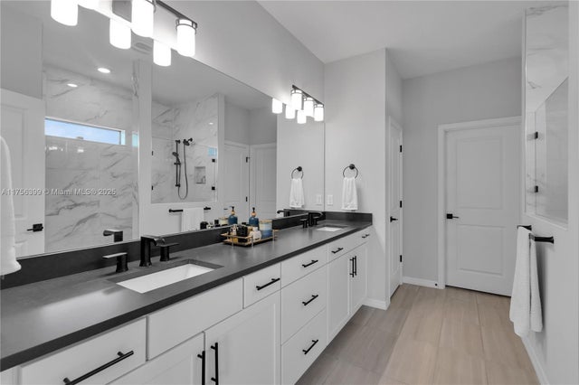 4 of 56 - 7681 Nw 84th Ln, Tamarac, FL