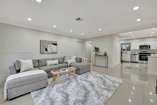 1 of 31 - 1801 Ne 54th St, Fort Lauderdale, FL