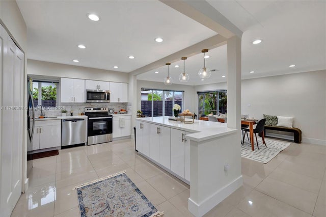 5 of 31 - 1801 Ne 54th St, Fort Lauderdale, FL