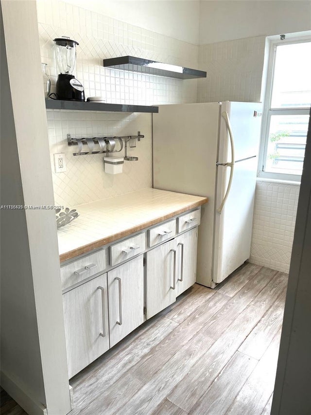4 of 11 - 821 Jefferson Ave 4, Miami Beach, FL