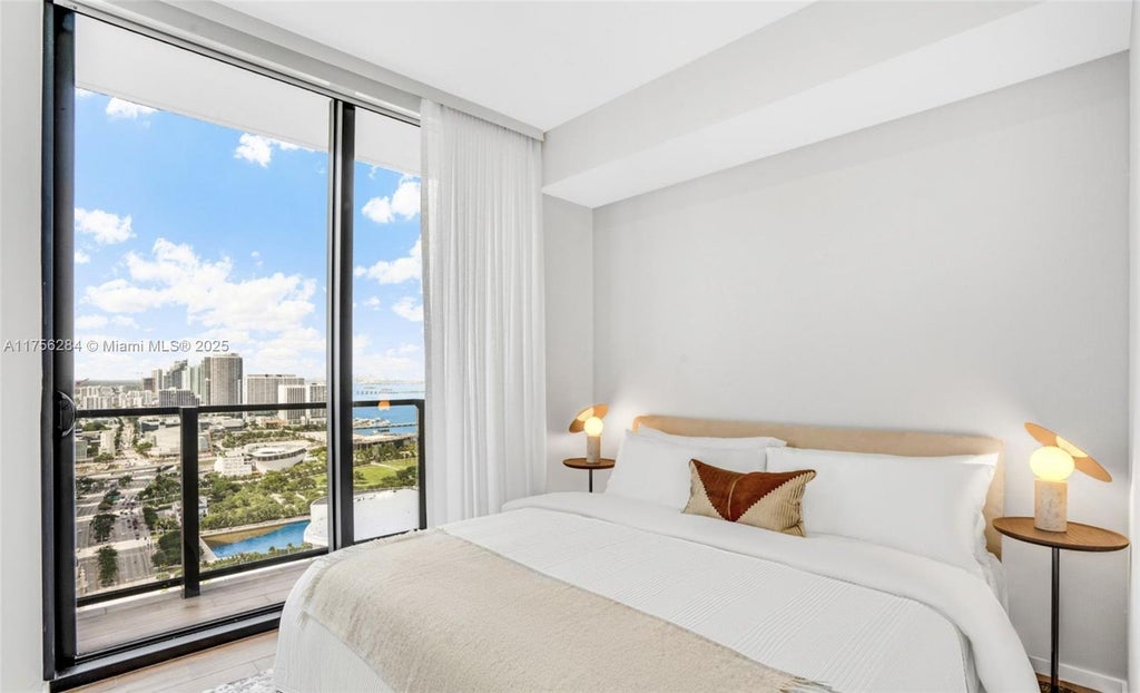 398 Ne 5th St Ph4701, Miami