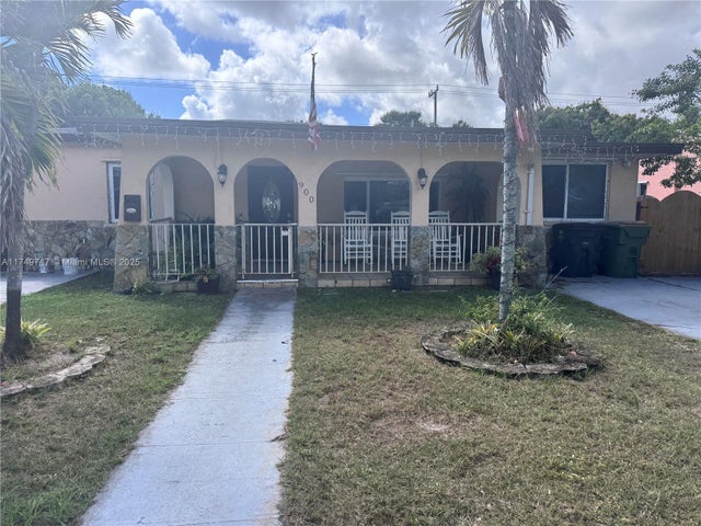 1 of 6 - 900 Nw 127th St, North Miami, FL