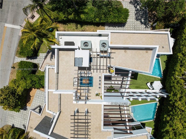 2 of 48 - 548 Fernwood Rd 548, Key Biscayne, FL
