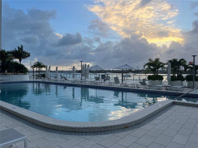 2 of 32 - 1000 West Ave 702, Miami Beach, FL
