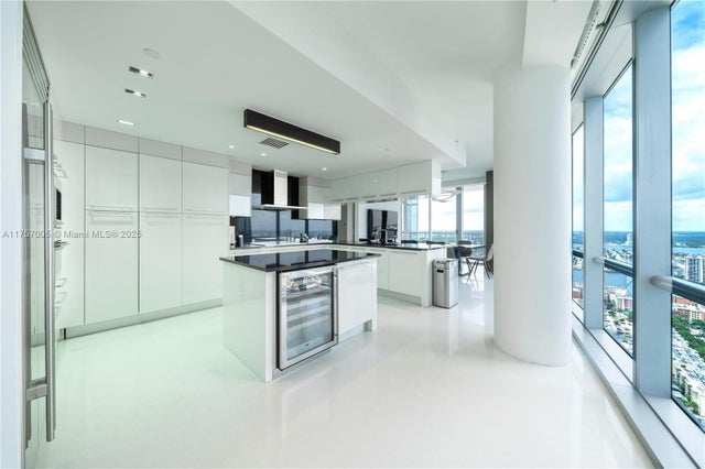 5 of 28 - 17121 Collins Ave 4208, Sunny Isles Beach, FL