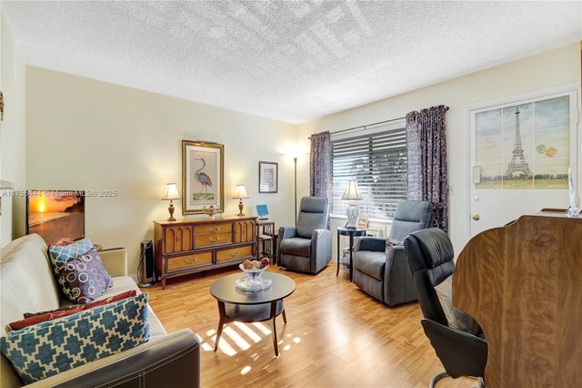 3 of 28 - 17001 Ne 13th Ave 308, Miami, FL