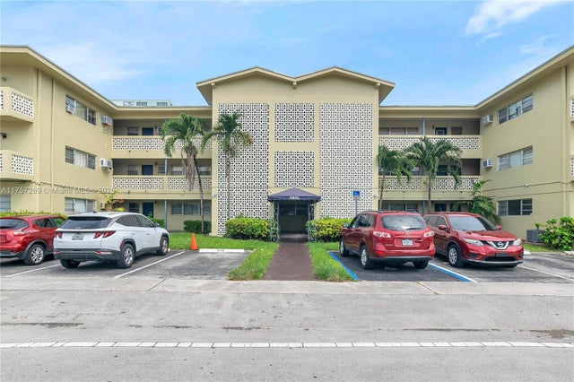 3 of 24 - 11930 Ne 19th Dr 1, North Miami, FL