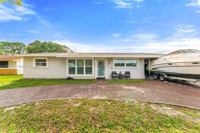 2 of 20 - 2751 Nw 26th Ave, Oakland Park, FL