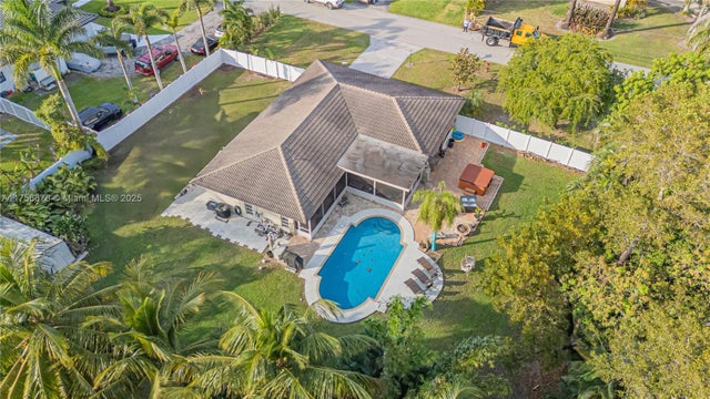 3 of 48 - 11400 Tara Dr, Plantation, FL