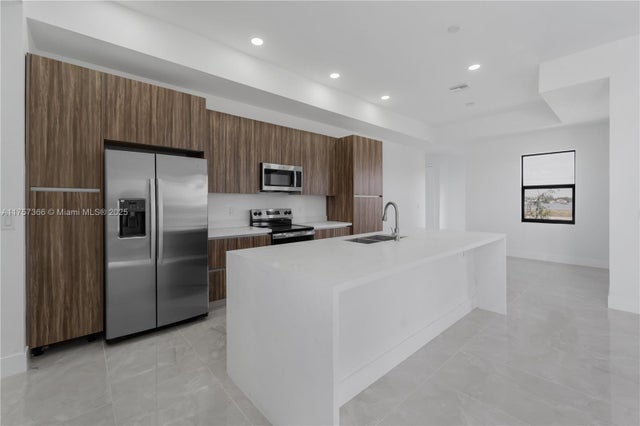 4 of 27 - 2833 Nw 45th Pl, Cape Coral, FL