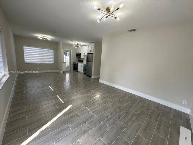 3 of 20 - 1300 Nw 7th Ter, Fort Lauderdale, FL