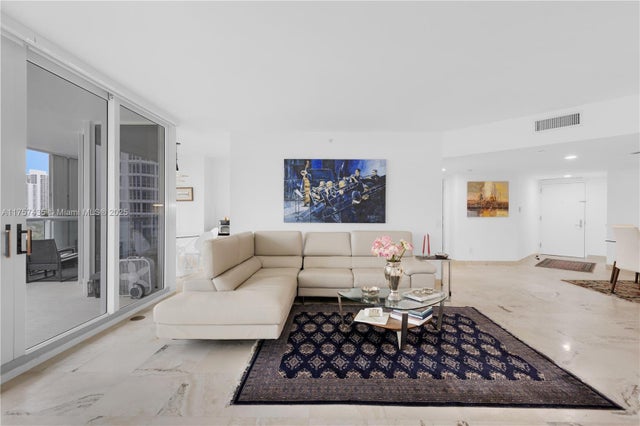 21055 Yacht Club Dr 902, Aventura