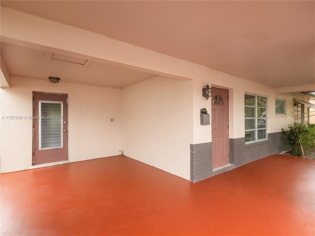3 of 46 - 4938 Nw 48th Ave, Tamarac, FL