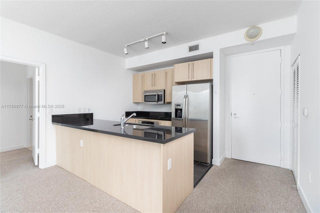 3 of 38 - 1111 Sw 1st Ave 2423-n, Miami, FL