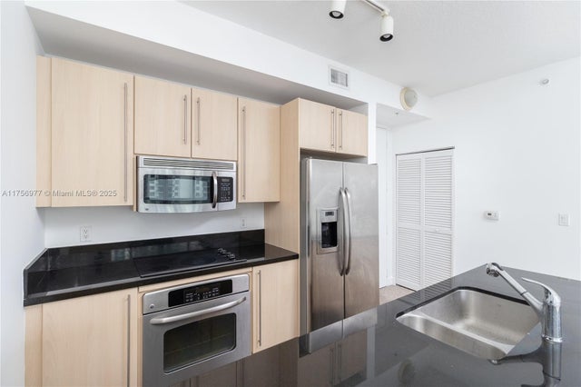 4 of 38 - 1111 Sw 1st Ave 2423-n, Miami, FL