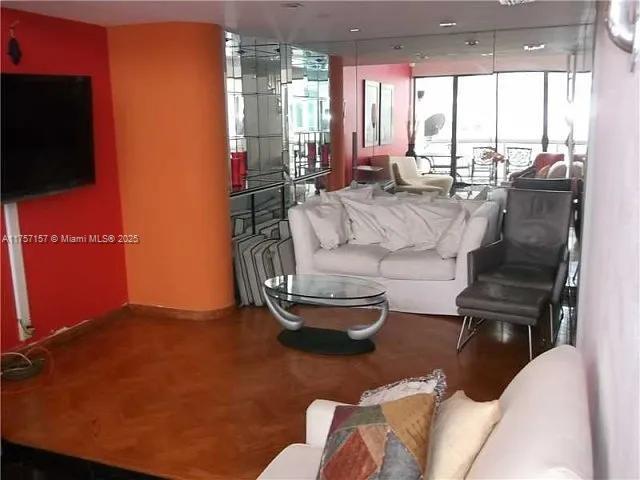 4 of 15 - 20185 E Country Club Dr Ts-3, Aventura, FL