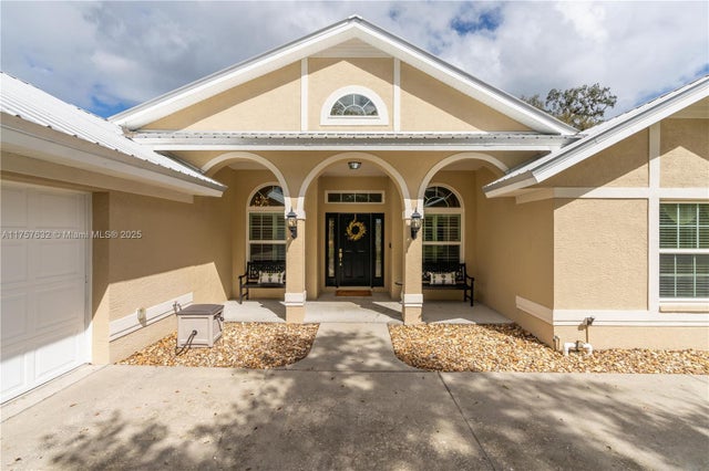 5 of 35 - 1132 Riverbend Dr, La Belle, FL