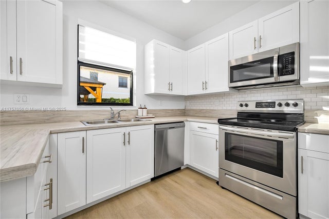 1 of 21 - 4671 Santa Cruz Way 4671, Davie, FL