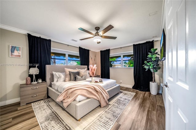 3 of 40 - 1652 Ne 39th St, Oakland Park, FL